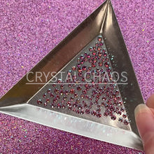 Load and play video in Gallery viewer, Flatback Crystals, Round, Non-Hotfix PRECIOSA, Rose AB
