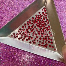 Load and play video in Gallery viewer, Flatback Crystals, Round, Non-Hotfix PRECIOSA, Light Siam
