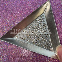 Load and play video in Gallery viewer, Flatback Crystals, Round, Non-Hotfix PRECIOSA, Light Gold Quartz

