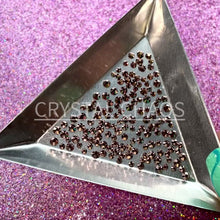 Load and play video in Gallery viewer, Capri Gold, Non-Hotfix PRECIOSA Crystals Mixed Size Pack SS6/SS8/SS10 150pc

