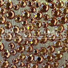 Load image into Gallery viewer, Flatback Crystals, Round, Non-Hotfix PRECIOSA, Golden Honey
