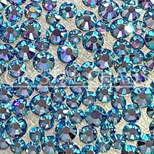 Load image into Gallery viewer, Flatback Crystals, Round, Non-Hotfix PRECIOSA, Light Sapphire AB
