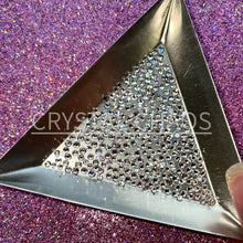 Load and play video in Gallery viewer, Clear Crystal, Non-Hotfix, Non-Hotfix PRECIOSA Crystals Mixed Size Pack SS5/SS6/SS7 300pc
